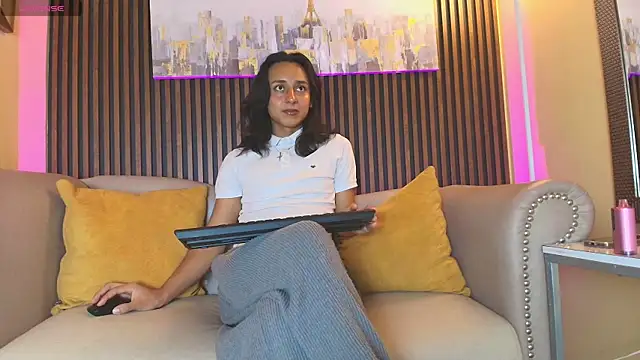 Elisasue online show from 05-22-26, 03:24