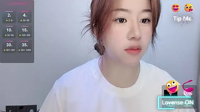 Snapshot of Baixi-01 chatting on 04-25-26, 12:30 Baixi-01 online show from 04-25-26, 12:30