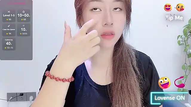 Snapshot of Baixi-01 chatting on 04-26-26, 04:32 Baixi-01 online show from 04-26-26, 04:32