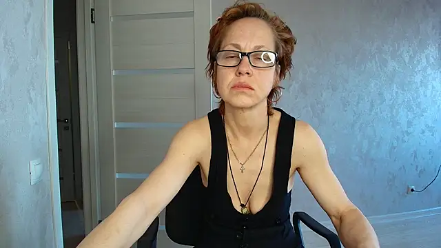 LioraWeiss online show from 04-17-26, 02:09