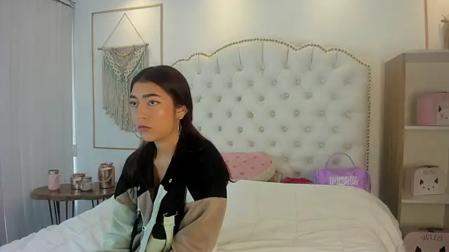 Sara funy online show from 05-19-26, 11:38