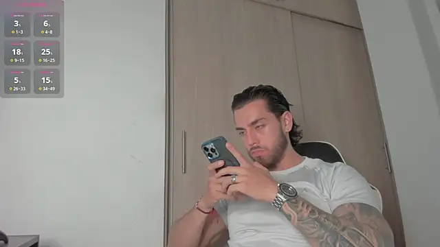 Snapshot of Axel__Blaze chatting on 07-17-26, 01:51 Axel Blaze online show from 07-17-26, 01:51
