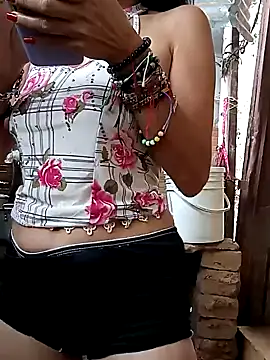 yuliitza4 online show from 03-23-26, 02:32