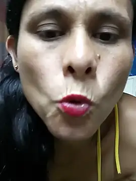 Snapshot of yuliitza4 chatting on 05-15-26, 12:39 yuliitza4 online show from 05-15-26, 12:39