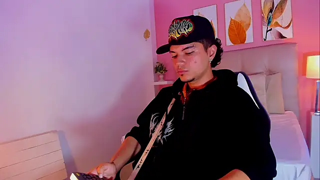Briian   online show from 06-11-26, 07:23
