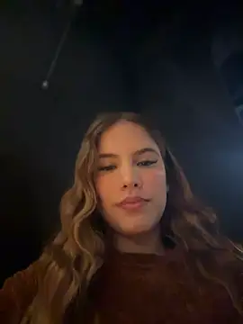 Snapshot of MiluRossee chatting on 04-17-26, 04:26 MiluRossee online show from 04-17-26, 04:26