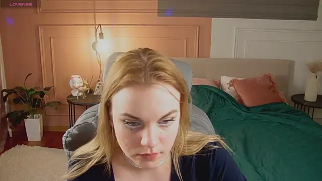 Glow Margo online show from 04-03-26, 01:03