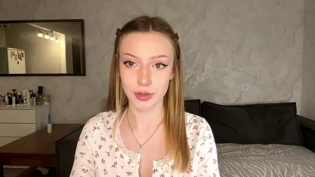 Rosalielue online show from 06-20-26, 06:00