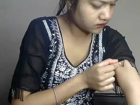 Aani 0 online show from 04-10-26, 05:23