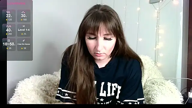 Snapshot of Birdie_Kiss chatting on 05-12-26, 08:39 Birdie Kiss online show from 05-12-26, 08:39