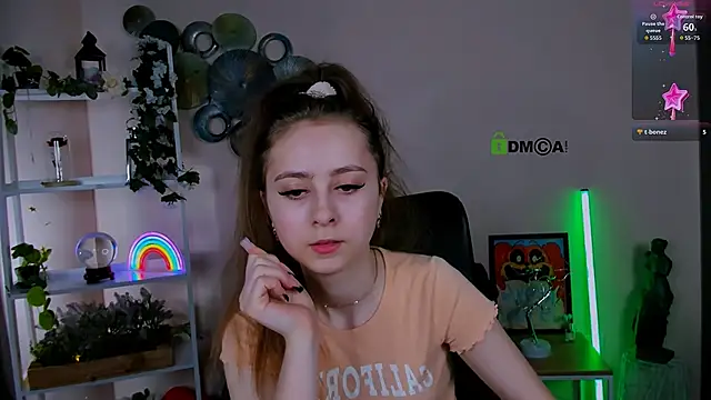 cassandra nik online show from 04-08-26, 07:19