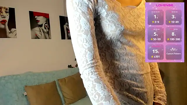 Snapshot of Rebeca_Marchetti chatting on 05-21-26, 08:49 Rebeca Marchetti online show from 05-21-26, 08:49