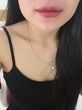 Snapshot of Tinn_tin chatting on 07-09-26, 03:49 Tinn tin online show from 07-09-26, 03:49