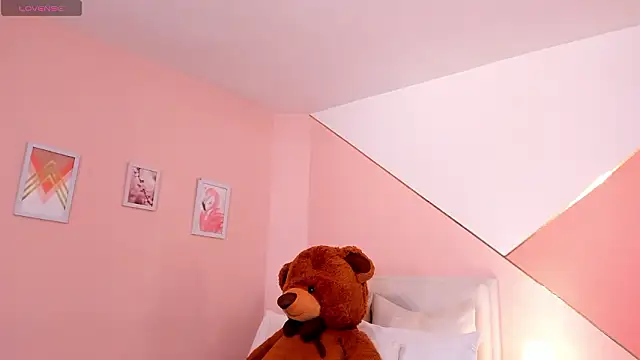 raquel mooon online show from 03-19-26, 04:55