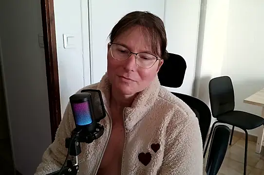 Snapshot of Jessica_hotTime chatting on 04-02-26, 08:12 Jessica hotTime online show from 04-02-26, 08:12
