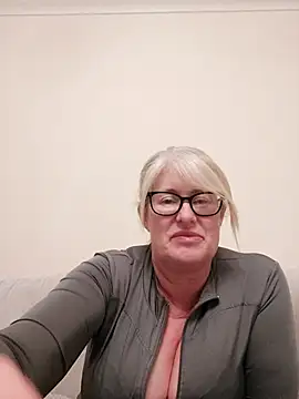 FlirtyFleur-x online show from 04-04-26, 07:55
