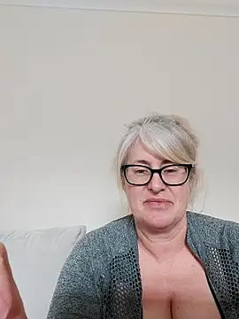 FlirtyFleur-x online show from 04-05-26, 02:47