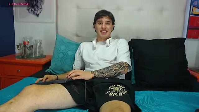 EXCLUSIVE8 online show from 03-21-26, 04:39