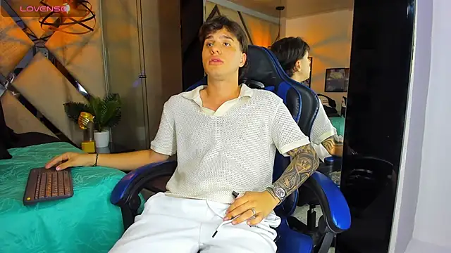 EXCLUSIVE8 online show from 04-18-26, 04:49