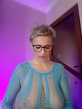 LunaBlaise online show from 05-09-26, 06:29