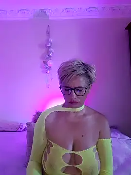 Snapshot of LunaBlaise chatting on 06-22-26, 07:49 LunaBlaise online show from 06-22-26, 07:49