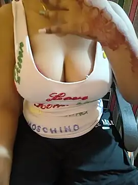 Snapshot of mishti_sharma20 chatting on 06-30-26, 10:44 mishti sharma20 online show from 06-30-26, 10:44