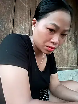 Snapshot of Mizu-hotshow chatting on 05-15-26, 11:28 Mizu-hotshow online show from 05-15-26, 11:28