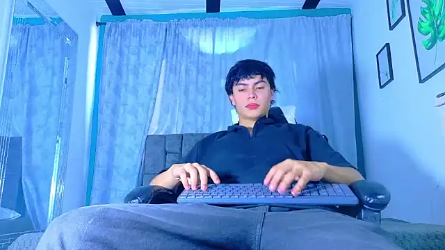 Dantekent online show from 05-24-26, 01:27