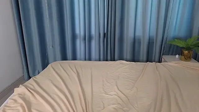 Snapshot of MollySally chatting on 05-06-26, 04:08 MollySally online show from 05-06-26, 04:08