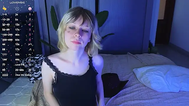 Snapshot of MollySally chatting on 05-16-26, 10:12 MollySally online show from 05-16-26, 10:12