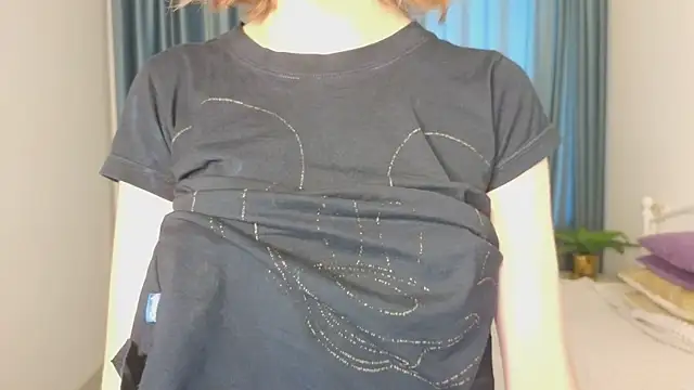 MollySally online show from 06-25-26, 05:12