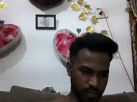 Hunkytop online show from 08-05-26, 01:58