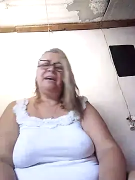 momismilf544 online show from 04-22-26, 06:53