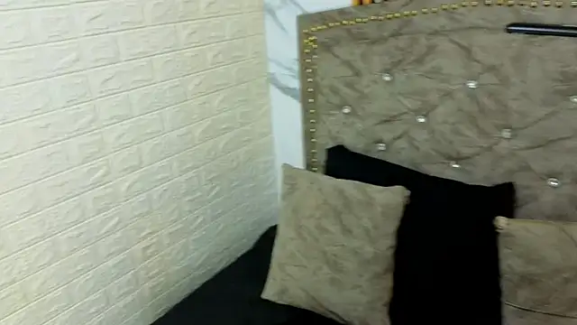 ElisVega online show from 04-06-26, 07:37