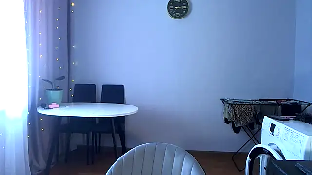 imvika online show from 06-18-26, 02:23