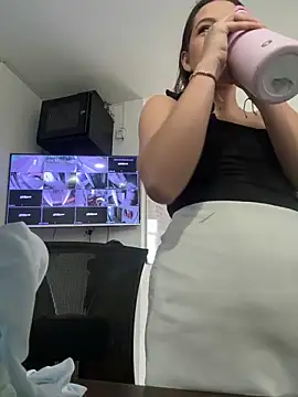 Snapshot of Megaan_Rousee chatting on 03-22-26, 11:35 Megaan Rousee online show from 03-22-26, 11:35