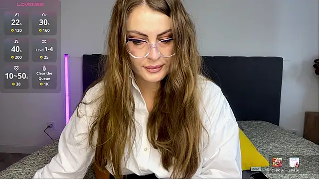 Snapshot of LucyWillow chatting on 05-29-26, 08:23 LucyWillow online show from 05-29-26, 08:23