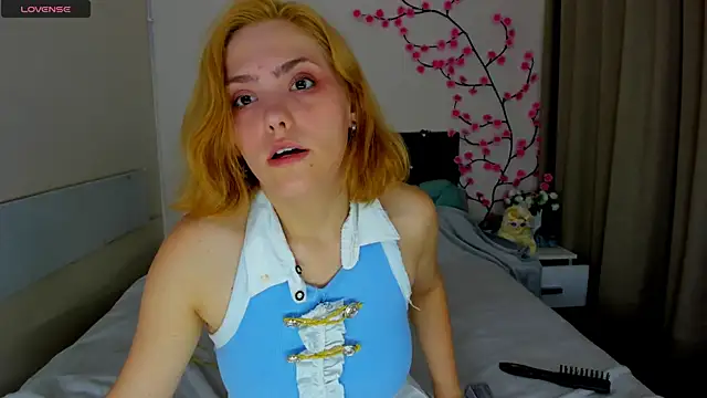 DellaRows online show from 06-30-26, 05:41