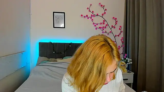 DellaRows online show from 07-21-26, 05:43