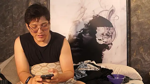 Mia and Belmonth online show from 03-22-26, 06:33