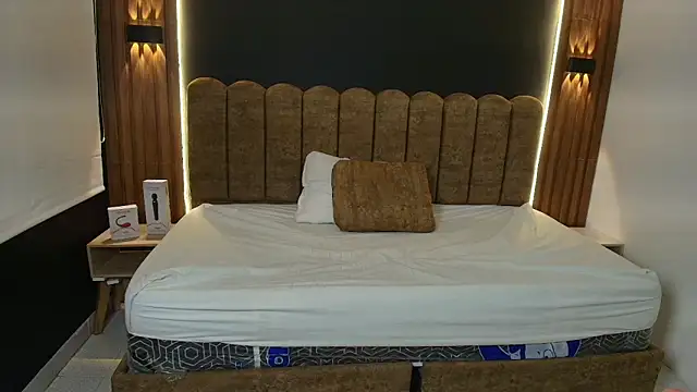 AmbarLee  online show from 04-05-26, 12:13