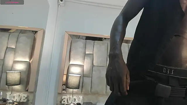 Titan Moreno  online show from 03-28-26, 12:05