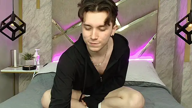 hollannd  online show from 04-08-26, 07:36