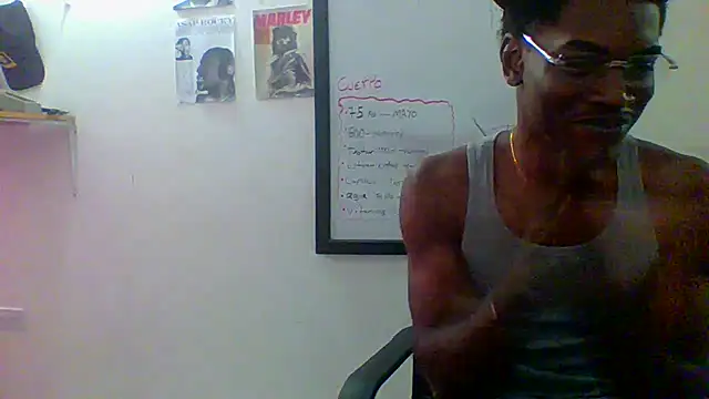 Snapshot of charles_king chatting on 05-07-26, 08:03 charles king online show from 05-07-26, 08:03