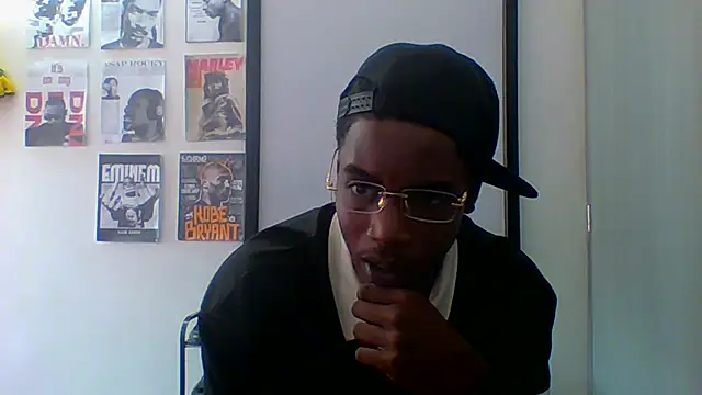 Snapshot of charles_king chatting on 06-12-26, 07:35 charles king online show from 06-12-26, 07:35