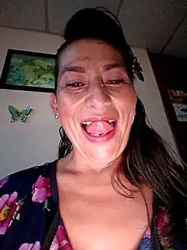 Lucia Rios online show from 05-06-26, 11:10