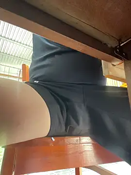 hoang15075 online show from 04-02-26, 07:17