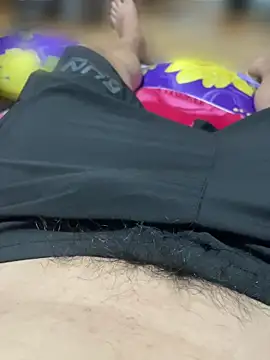 hoang15075 online show from 04-23-26, 03:03