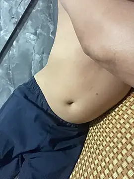 hoang15075 online show from 04-25-26, 04:04