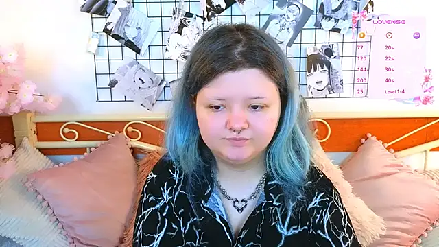 Snapshot of Lunaar_ chatting on 05-19-26, 05:58 Lunaar online show from 05-19-26, 05:58